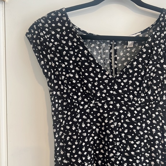 Floral Romper - Picture 2 of 3